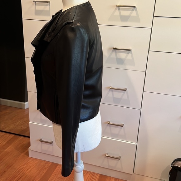 Diane Von Furstenberg leather jacket with ruffle detail - Picture 4 of 7